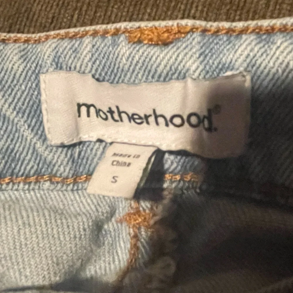 Motherhood Maternity Shorts - Picture 2 of 5